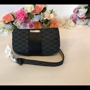 Michael Kors Signature Fanny Pack Size: L/XL